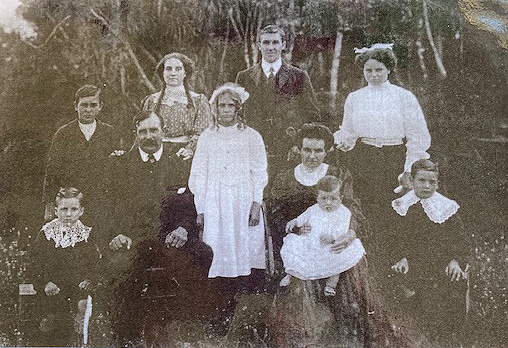 colin and agnes mitchell and family