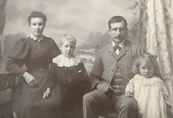 colin mitchell family c1895