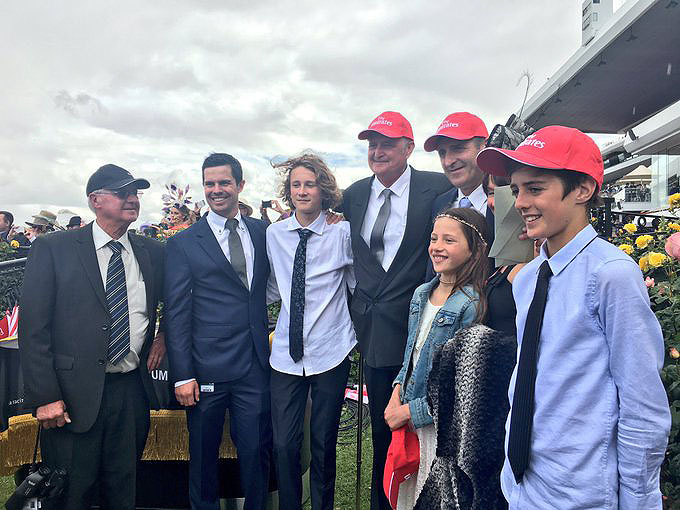 robert hickmott family